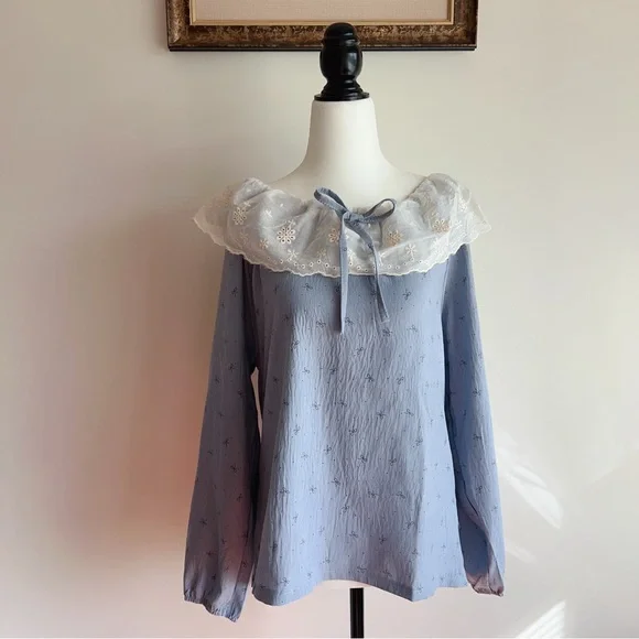 NEW! ✨Cozy Light Blue Bow Print Pajama Set w/ Large Statement Lace Collar - Picture 2 of 9